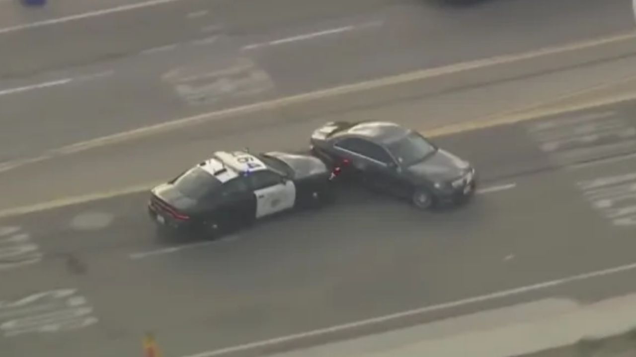 LAPD and CHP Team Up to Apprehend Burglary Suspects in Mercedes Sedan