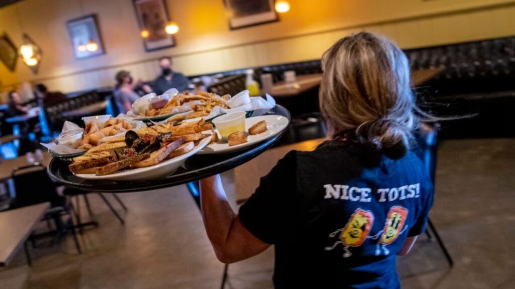Ohio's Minimum Wage Hike Leads to Massive Layoffs at Fast-Food Chain